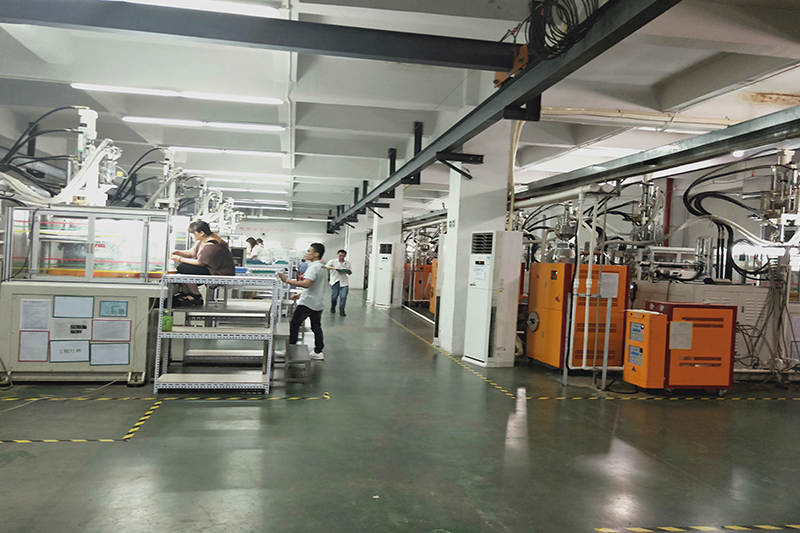 自動化立式注塑機(jī) 自動化立式注塑機(jī)